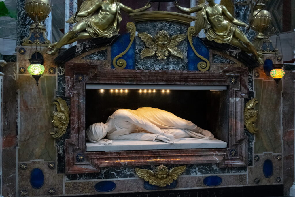La statua di Santa Cecilia